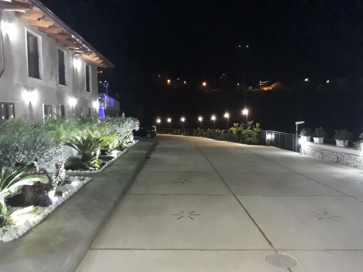 Villa Catie กาสเตลลัมมาเร ดิ สตาเบีย ภายนอก รูปภาพ